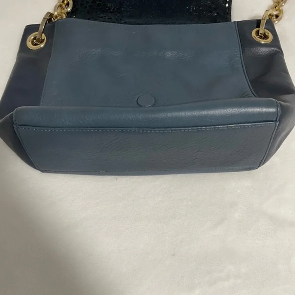 Kelly Wynne Pop the Champagne Shoulder Bag